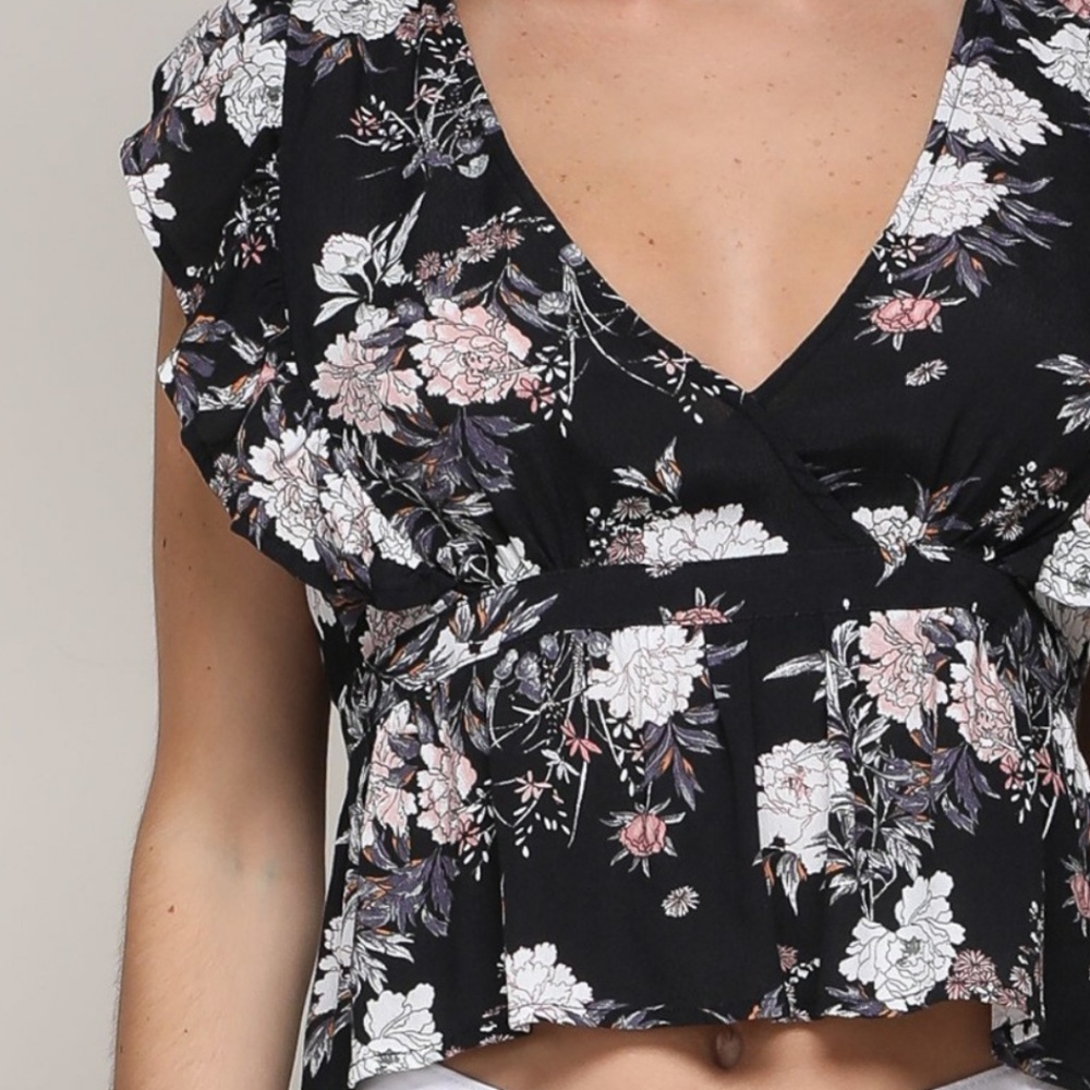 Floral Ruffle Top - Picture 2 of 4